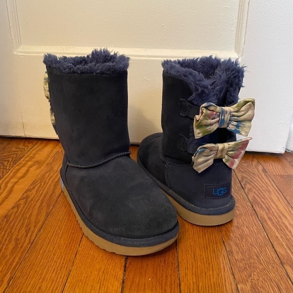 UGG Bailey Bow II Tie Dye Insulated Kids Boots Blue Size 3 - Picture 1 of 10
